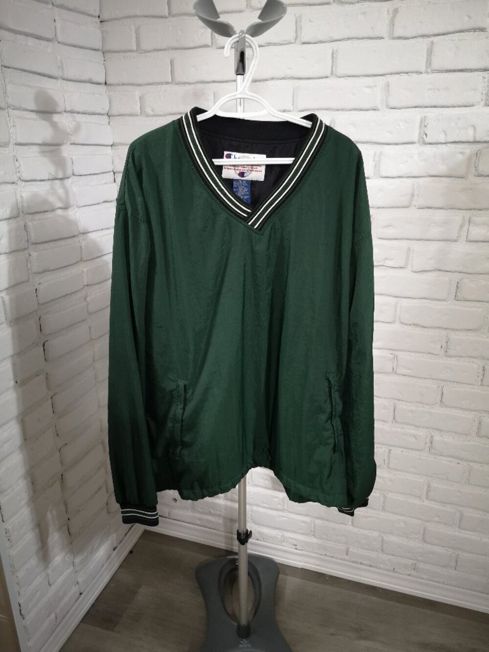 VTG Champion Men's Size XL Dark Green V-neck Lined in White Pullover Windbreaker
